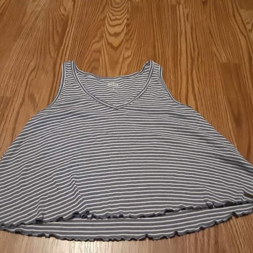 🇺🇲$8or5/$20🇺🇲 Hollister top